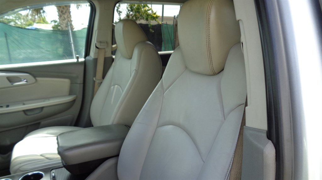 2010 Chevrolet Traverse - $11,999