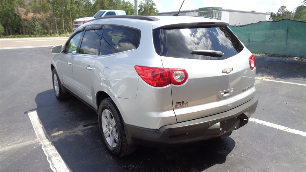 2010 Chevrolet Traverse - $11,999