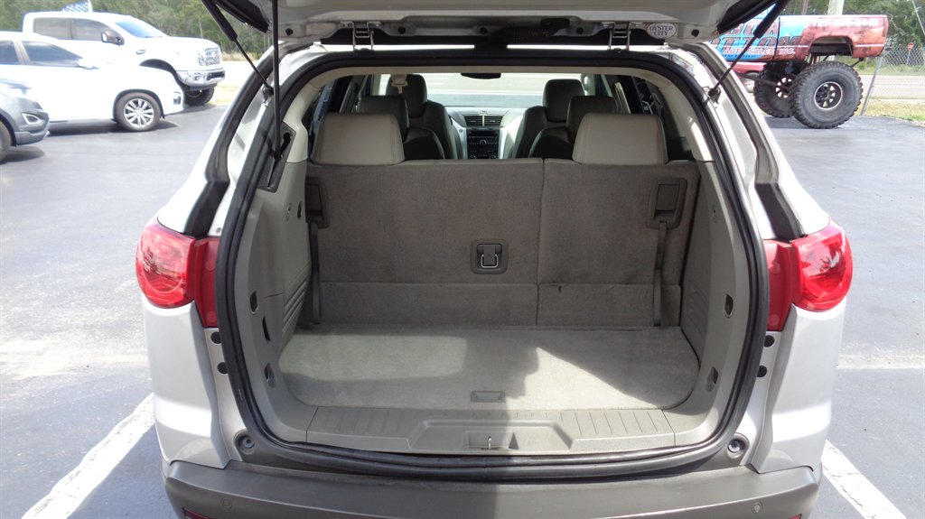 2010 Chevrolet Traverse - $11,999
