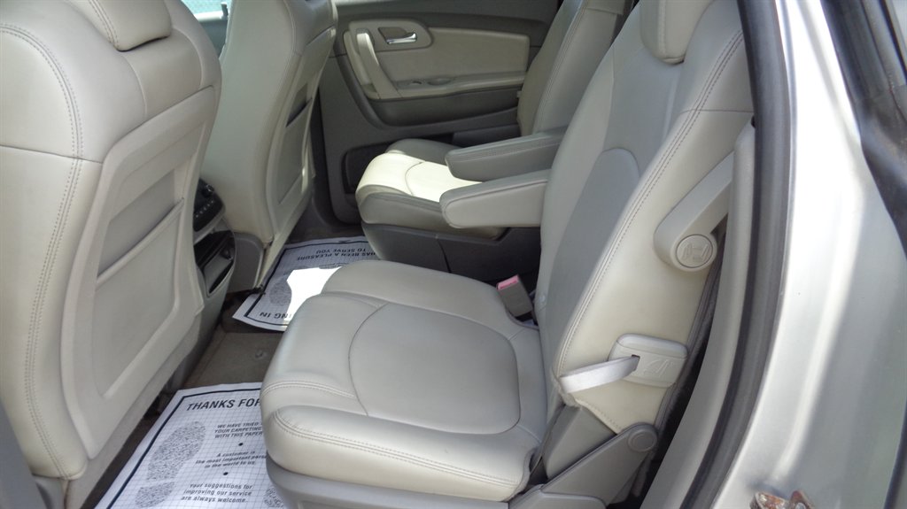 2010 Chevrolet Traverse - $11,999