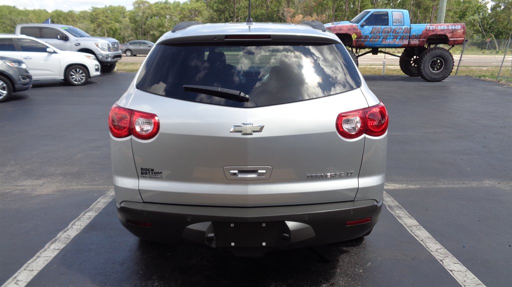2010 Chevrolet Traverse - $11,999