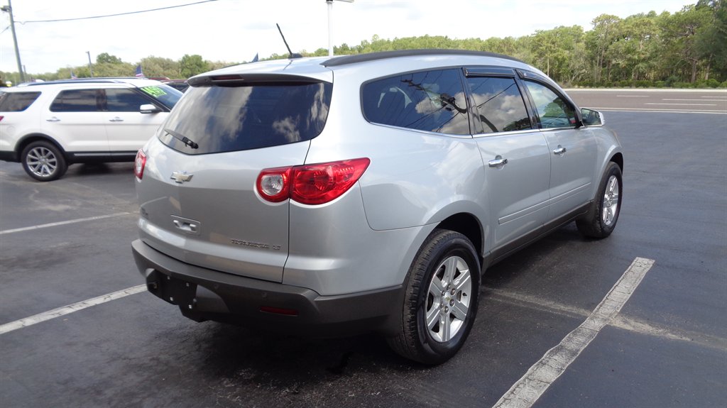 2010 Chevrolet Traverse - $11,999
