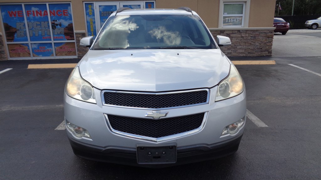 2010 Chevrolet Traverse - $11,999