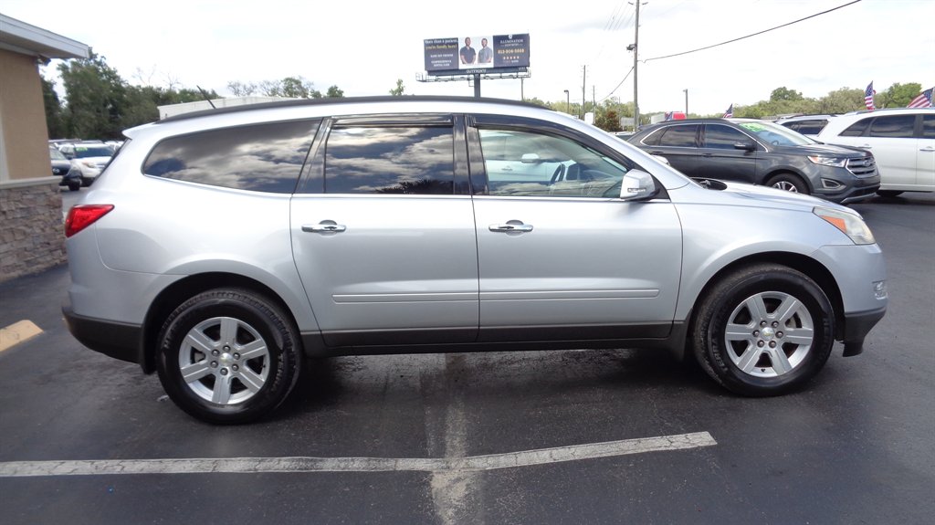 2010 Chevrolet Traverse - $11,999