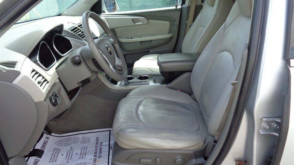 2010 Chevrolet Traverse - $11,999