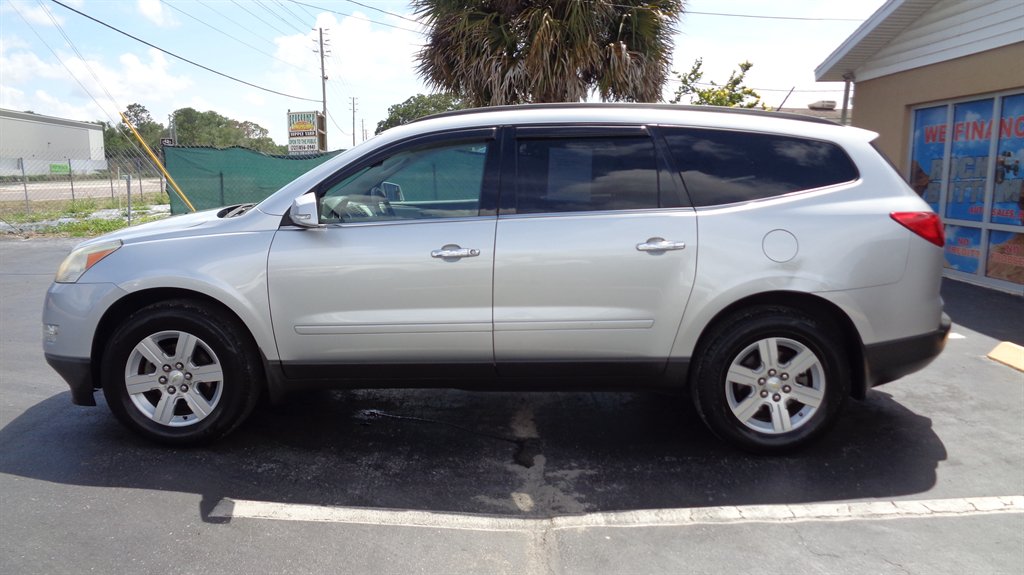 2010 Chevrolet Traverse - $11,999