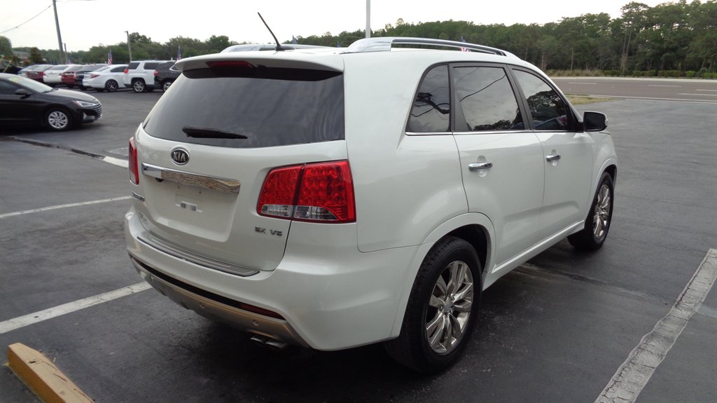 2011 Kia Sorento - $15,999