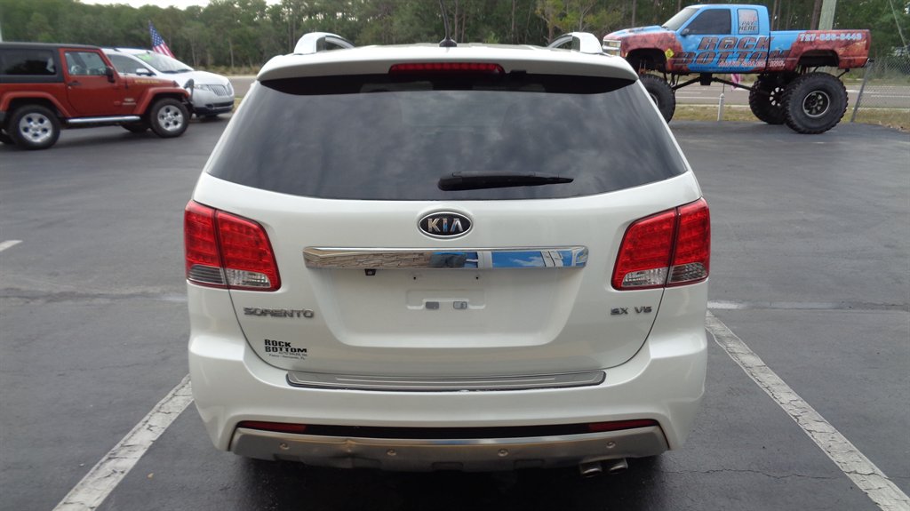 2011 Kia Sorento - $15,999