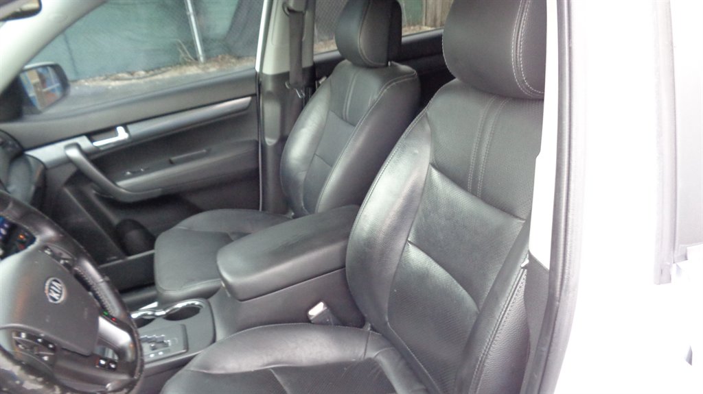 2011 Kia Sorento - $15,999