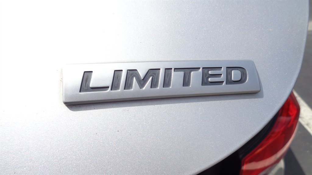 2013 Hyundai Elantra - $13,999