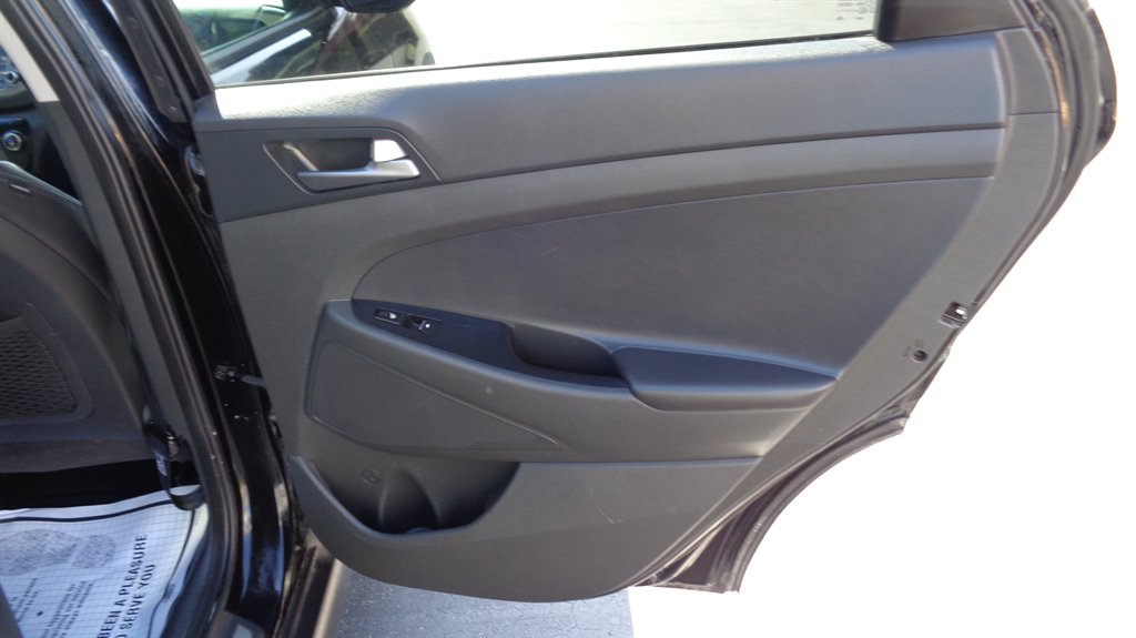 2016 Hyundai Tucson - $19,999