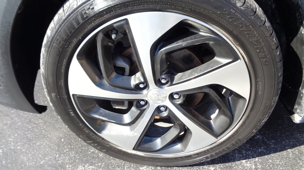2016 Hyundai Tucson - $19,999