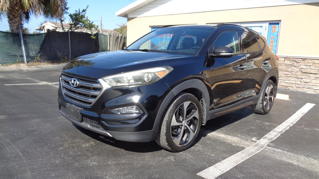 2016 Hyundai Tucson - $19,999