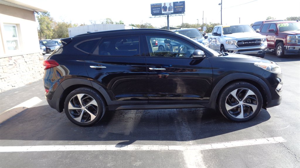 2016 Hyundai Tucson - $19,999