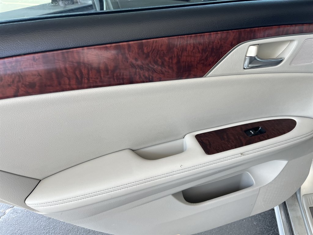 2012 Toyota Avalon - $18,999