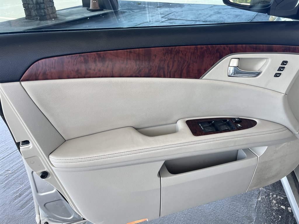 2012 Toyota Avalon - $18,999