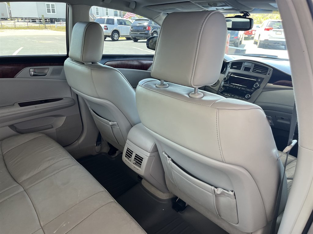 2012 Toyota Avalon - $18,999
