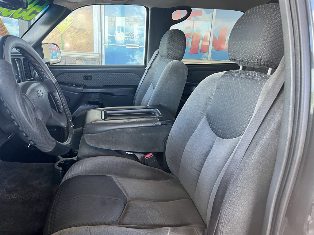2003 Chevrolet Avalanche - $5,999