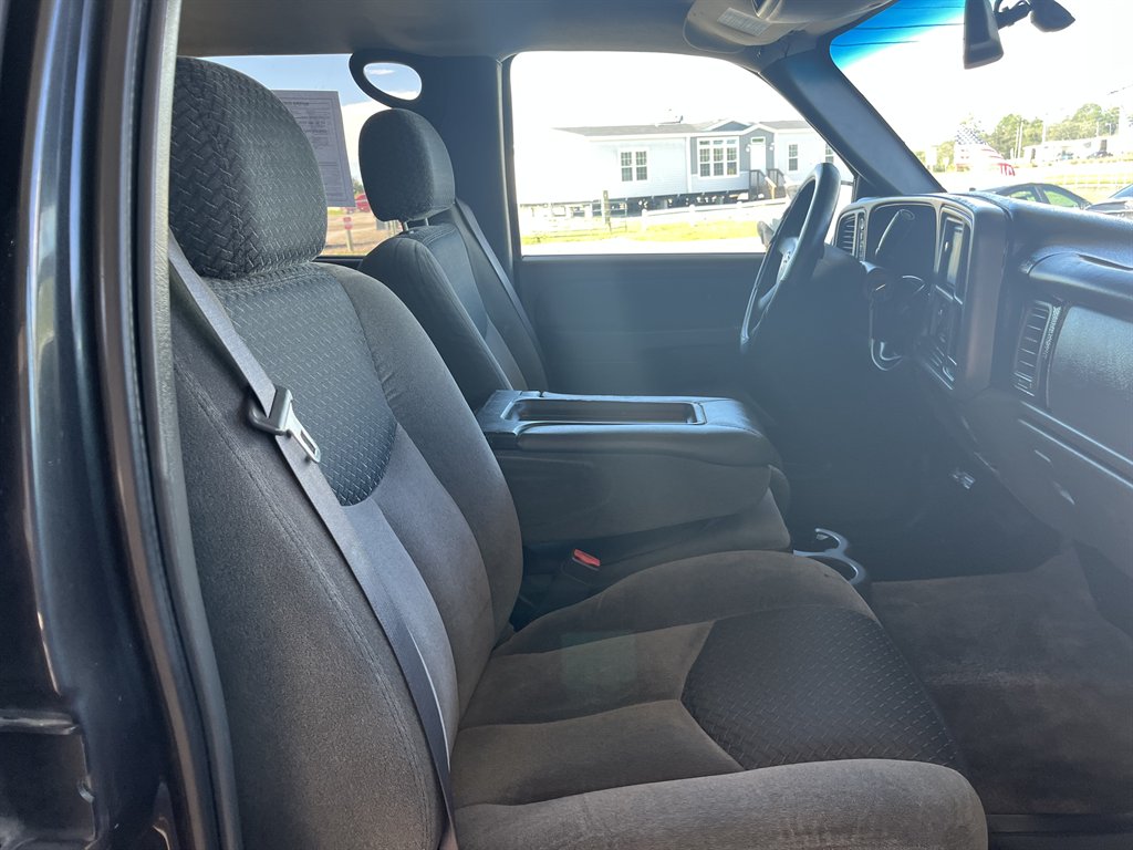 2003 Chevrolet Avalanche - $5,999
