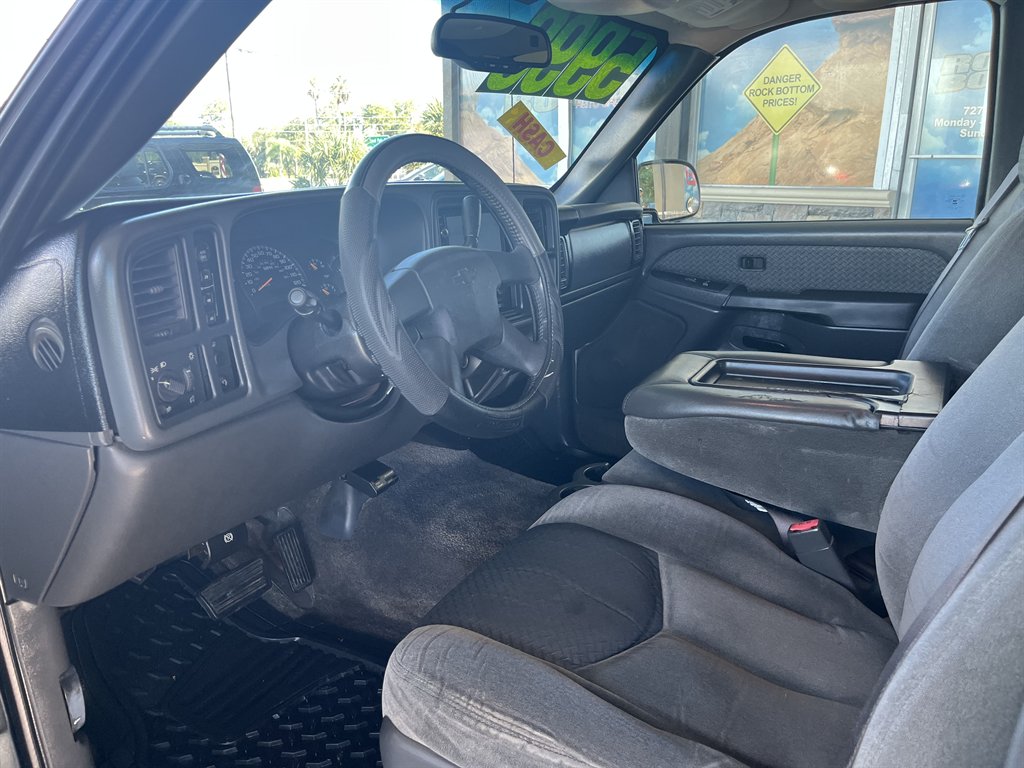 2003 Chevrolet Avalanche - $5,999