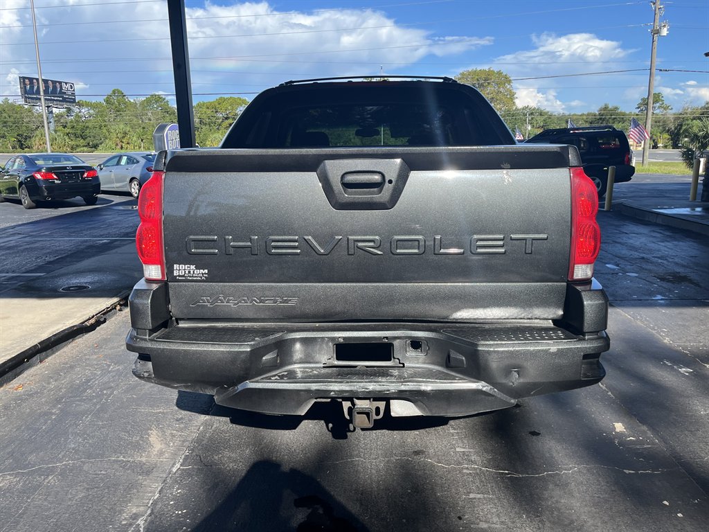 2003 Chevrolet Avalanche - $5,999