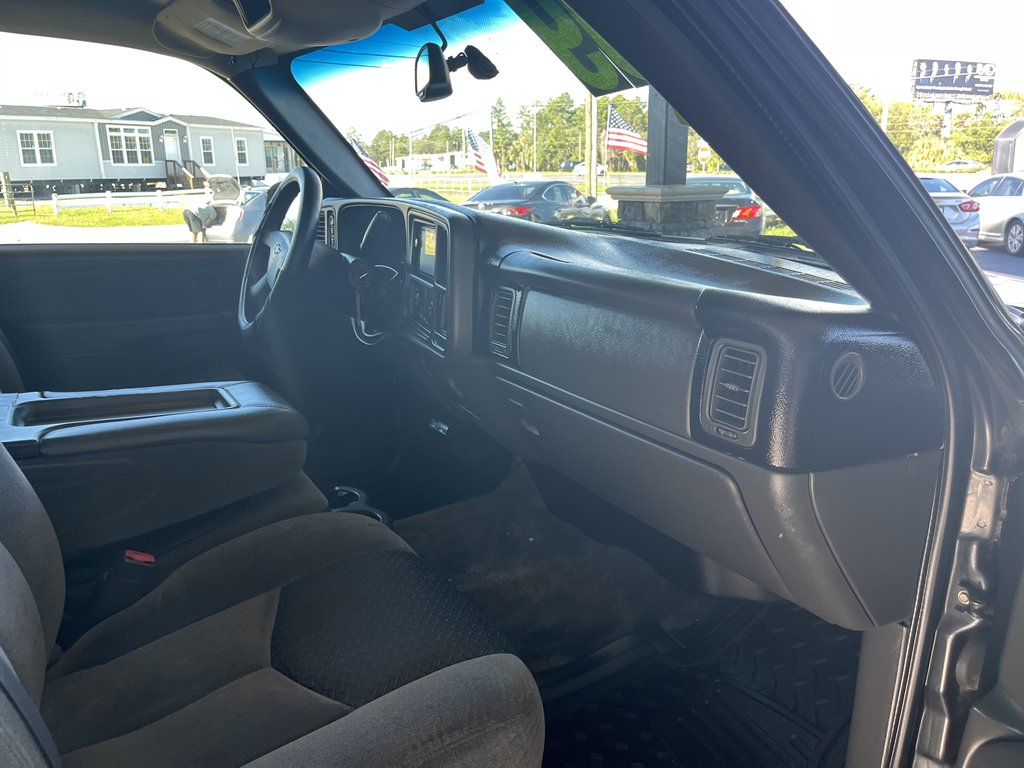 2003 Chevrolet Avalanche - $5,999
