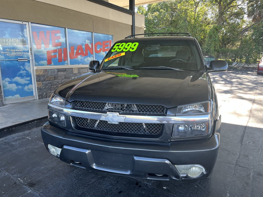 2003 Chevrolet Avalanche - $5,999