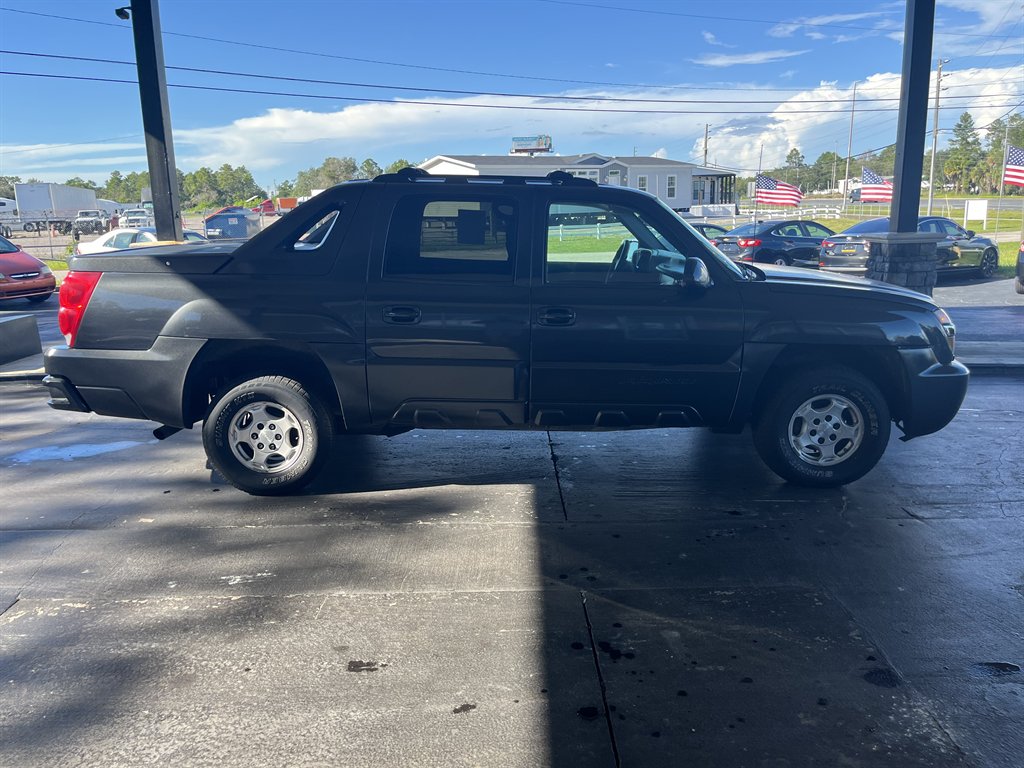 2003 Chevrolet Avalanche - $5,999