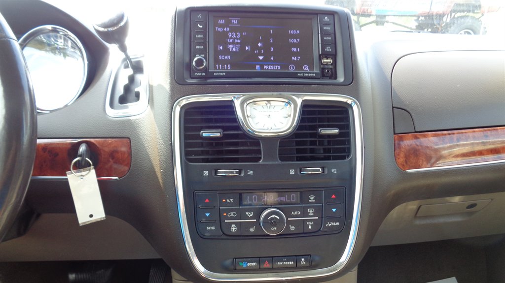 2015 Chrysler Town & Country - $14,999