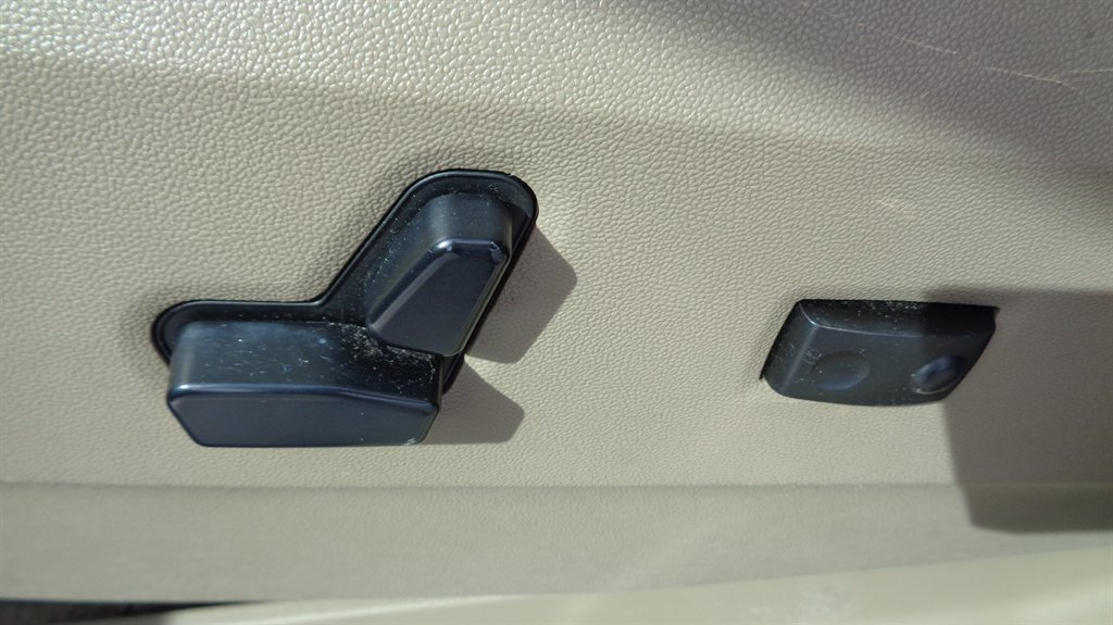 2015 Chrysler Town & Country - $14,999