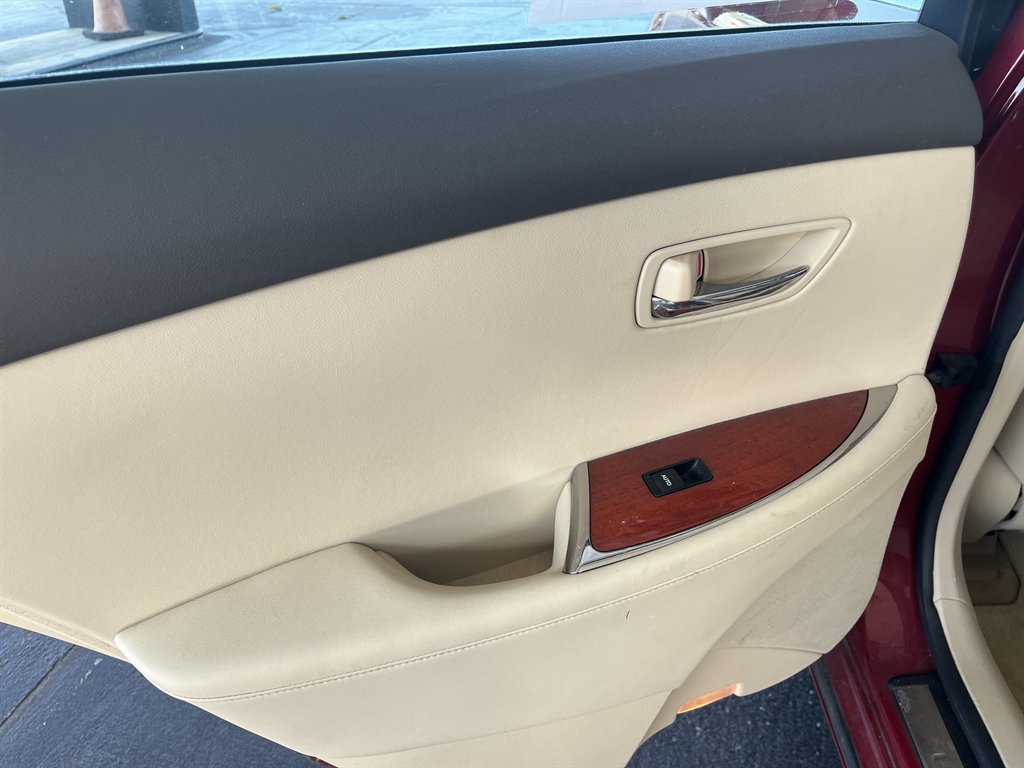 2010 Lexus ES - $17,999
