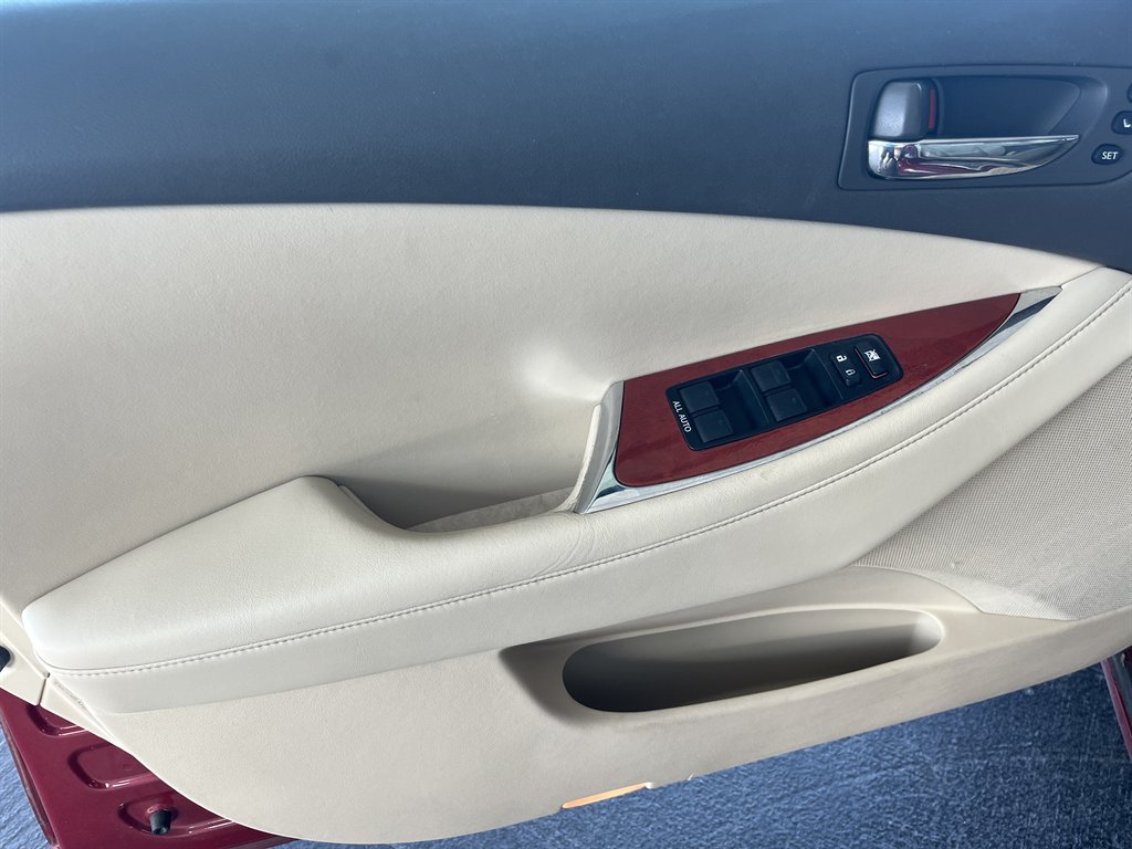 2010 Lexus ES - $17,999