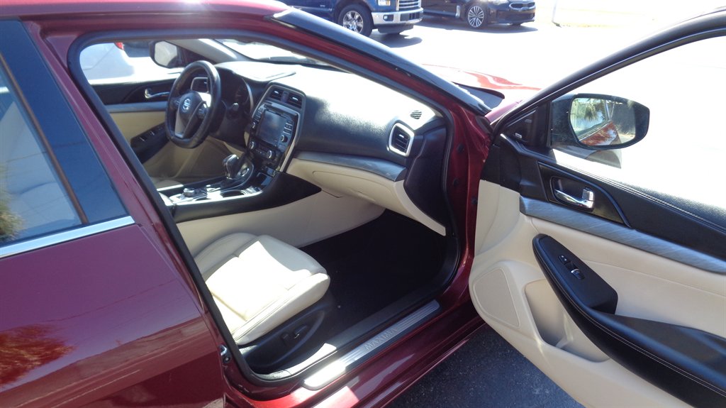 2017 Nissan Maxima - $20,499