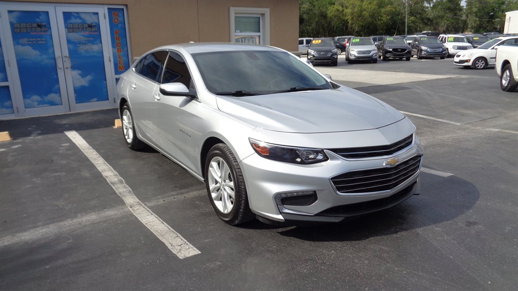 2016 Chevrolet Malibu - $17,999