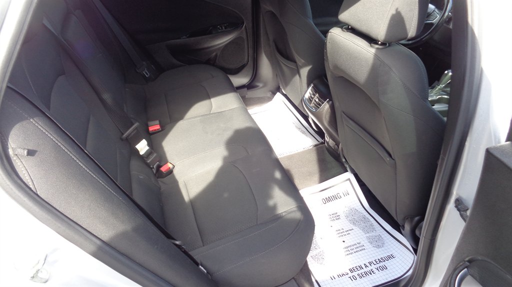 2016 Chevrolet Malibu - $17,999