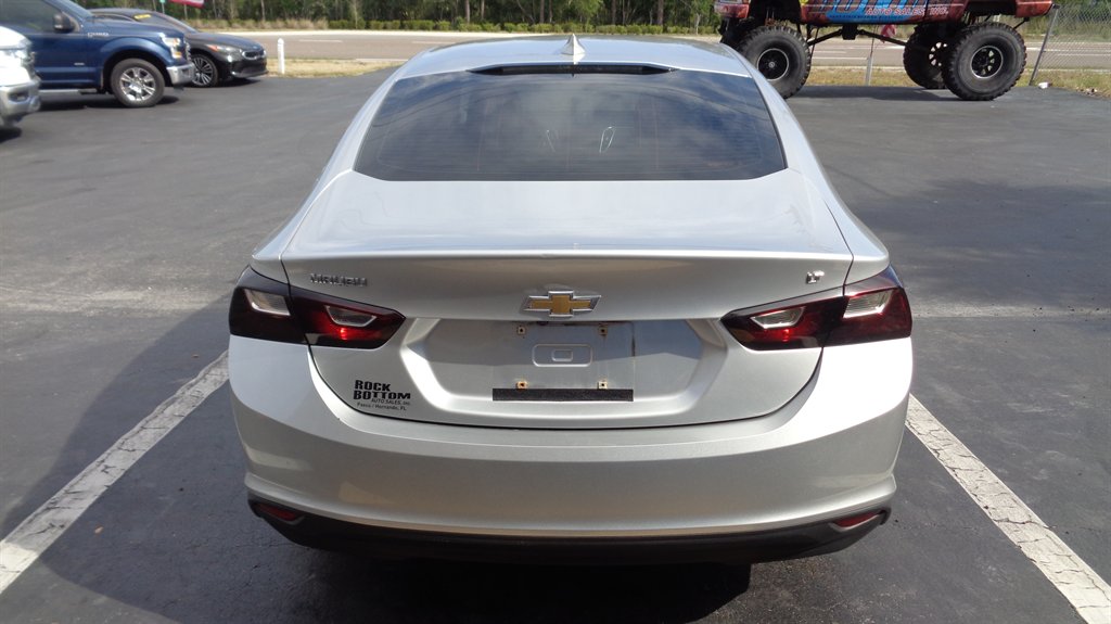 2016 Chevrolet Malibu - $17,999