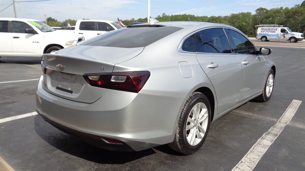 2016 Chevrolet Malibu - $17,999