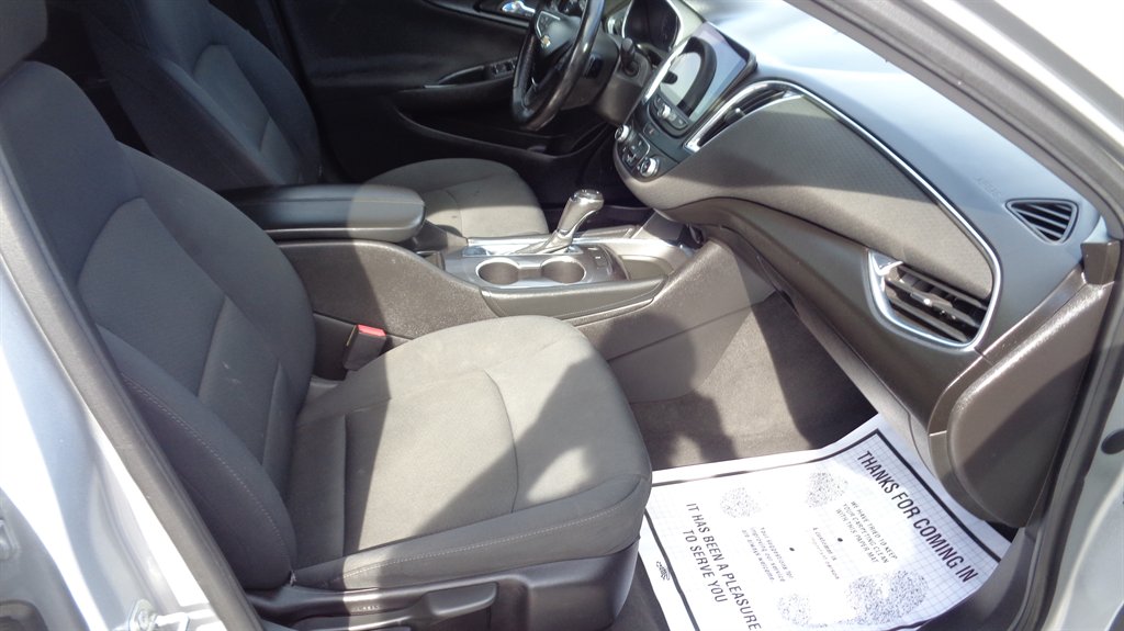 2016 Chevrolet Malibu - $17,999