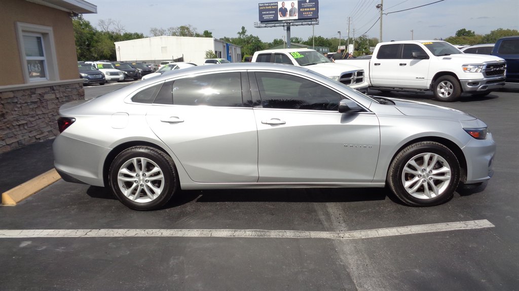 2016 Chevrolet Malibu - $17,999