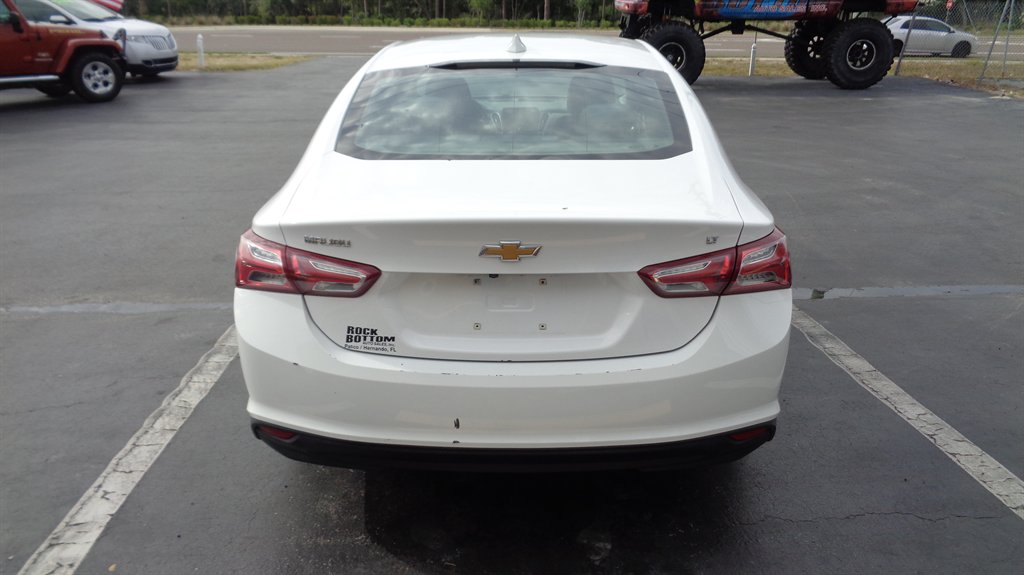 2022 Chevrolet Malibu - $18,499