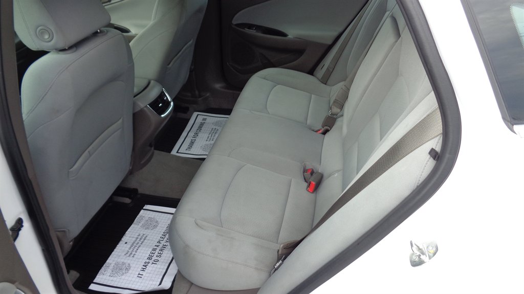 2022 Chevrolet Malibu - $18,499