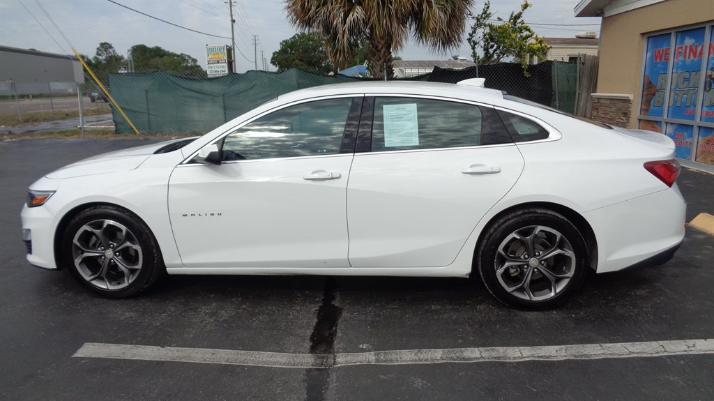 2022 Chevrolet Malibu - $18,499