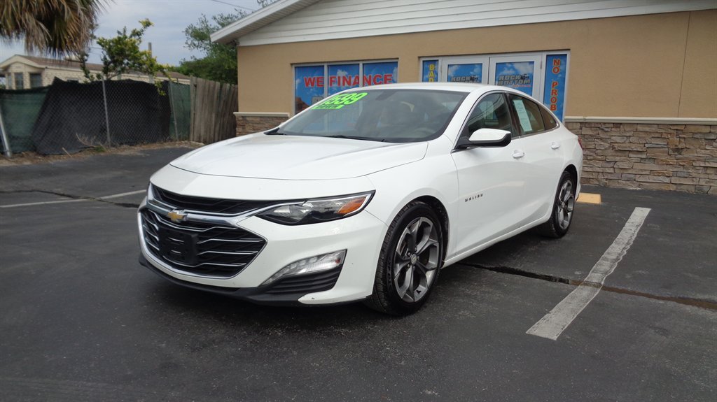 2022 Chevrolet Malibu - $18,499