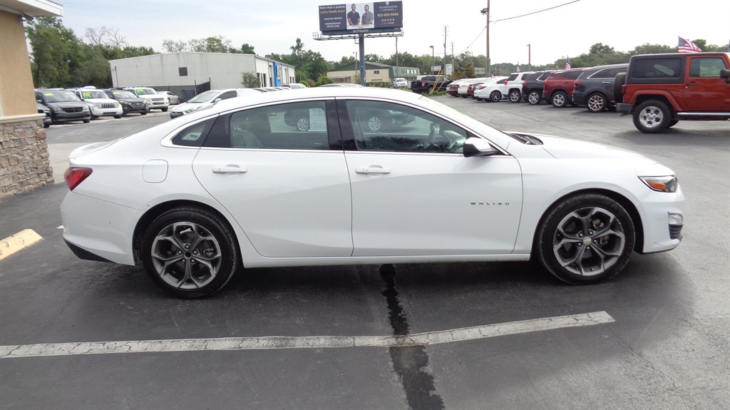 2022 Chevrolet Malibu - $18,499