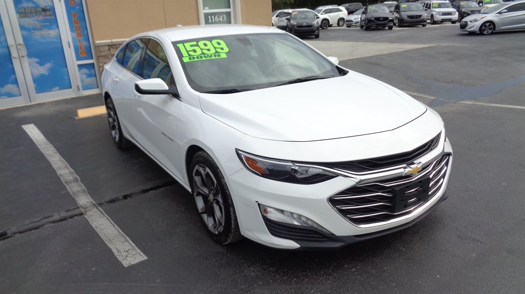 2022 Chevrolet Malibu - $18,499