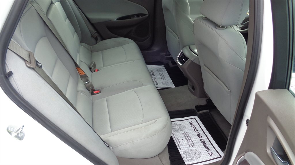 2022 Chevrolet Malibu - $18,499