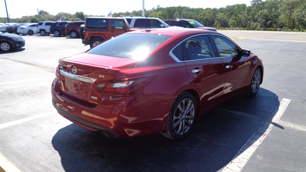 2018 Nissan Altima - $18,999
