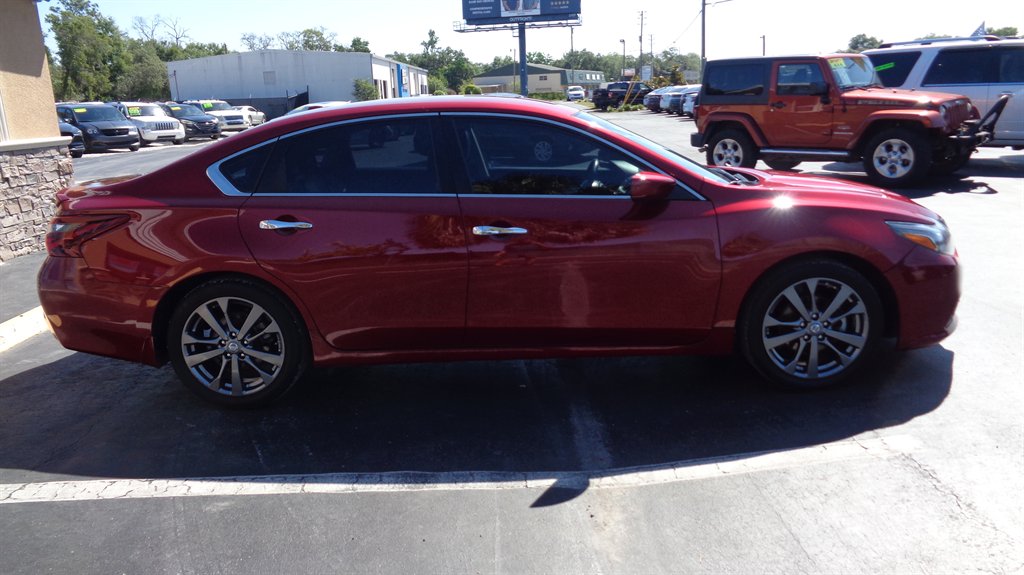 2018 Nissan Altima - $18,999