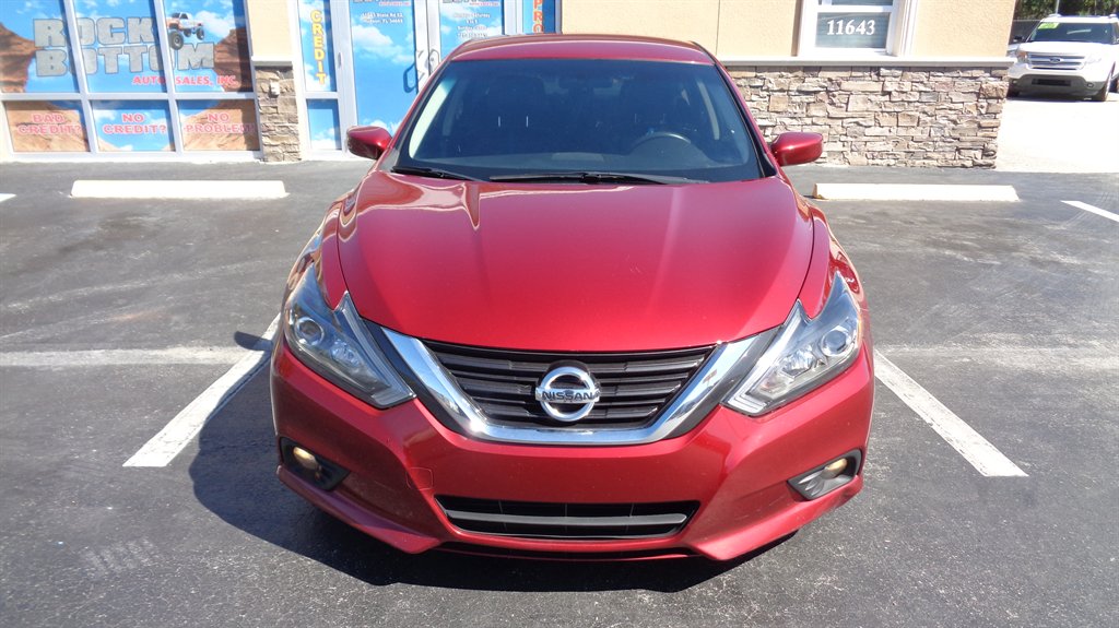 2018 Nissan Altima - $18,999