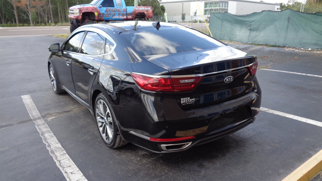 2017 Kia Cadenza - $19,999